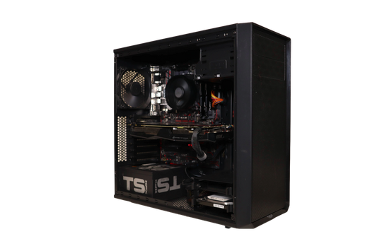 Ryzen 7 1700 / GTX 1070 / 32GB DDR4 / 250GB SSD & 500GB HDD / 12kk Takuu!