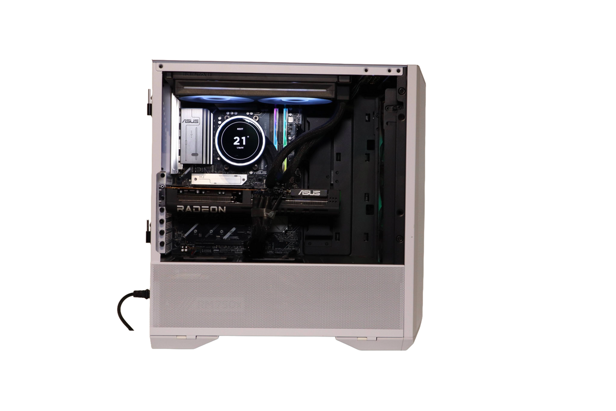 Ryzen 7 7800X3D / RX 9070 XT / 12kk Takuu!