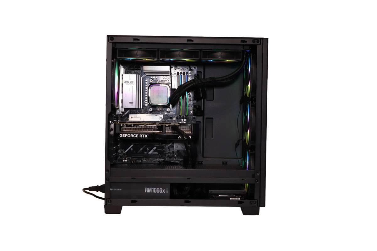 Ryzen 7 7800X3D / RTX 5070 / 12kk Takuu!